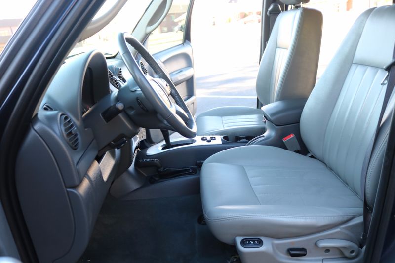 2006 Jeep Liberty Limited | Victory Motors of Colorado