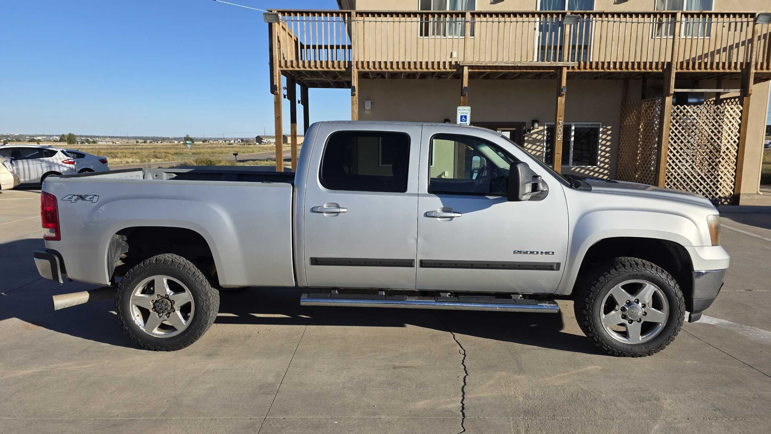 2011 Gmc Sierra SLT photo 4