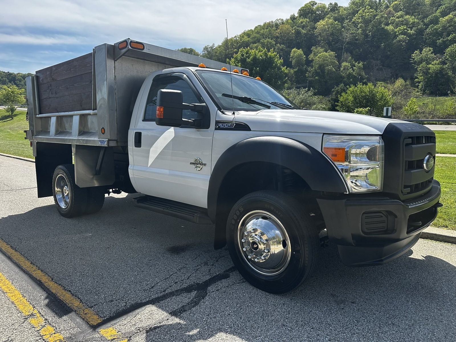 2014 Ford F-550 Chassis 52