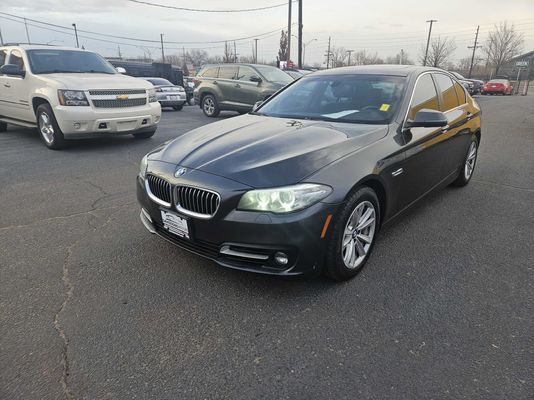 2016 BMW 5 Series 528i's photo