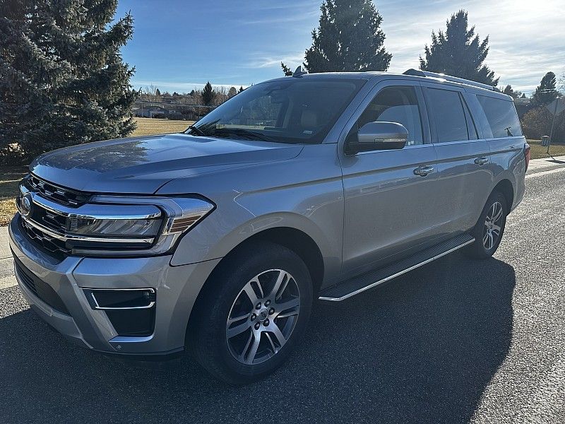 2023 Ford Expedition Limited's photo