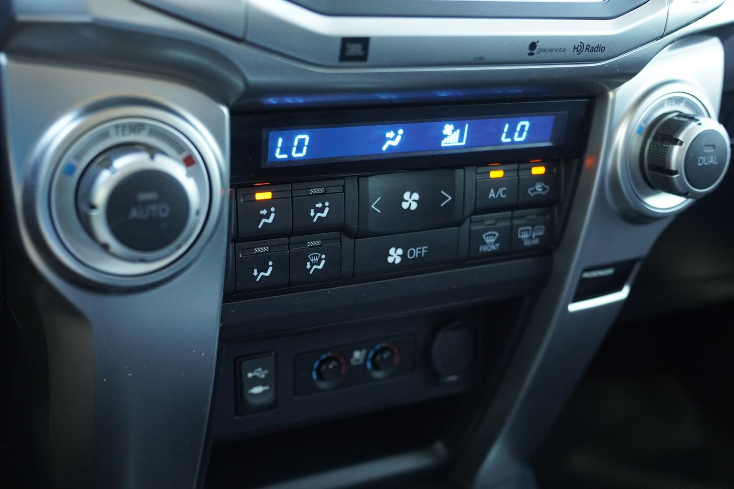 2015 Toyota 4Runner Limited photo 23