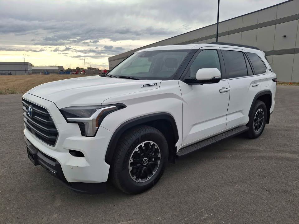 2024 Toyota Sequoia SR5 TRD Off Road's photo