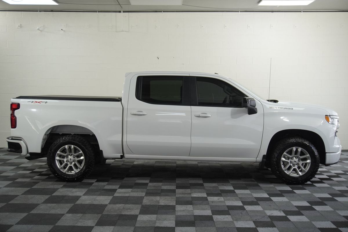 2022 Chevrolet Silverado 1500 4WD Crew Cab Short Bed RST