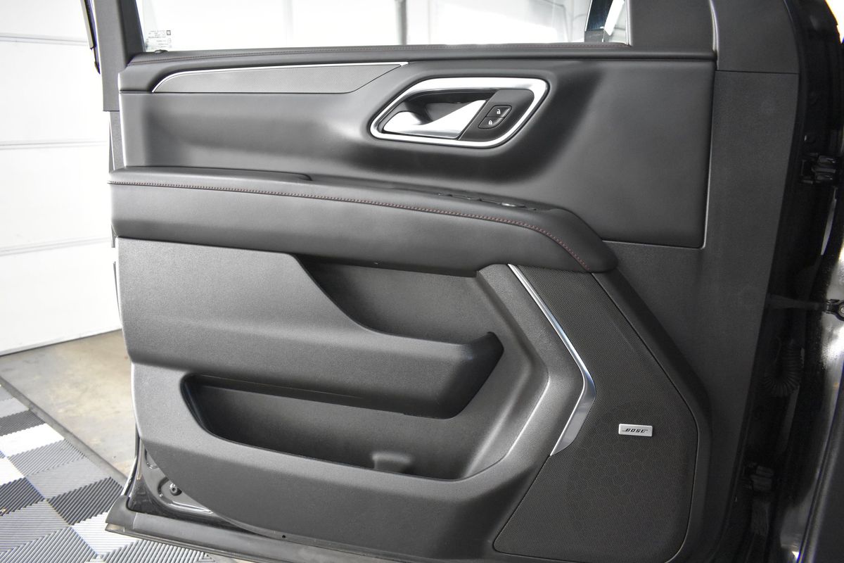 2023 Chevrolet Suburban 4WD RST