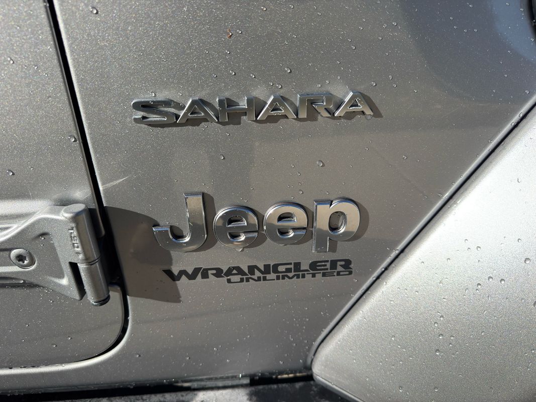 2020 Jeep Wrangler Unlimited Sahara - Photo 13