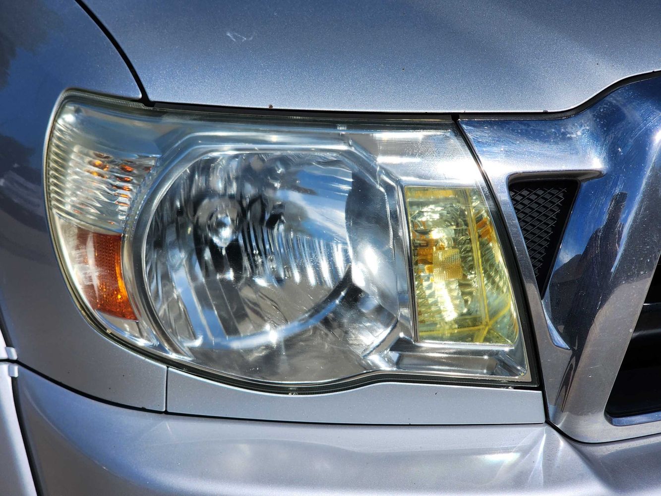 2005 Toyota Tacoma Base photo 12