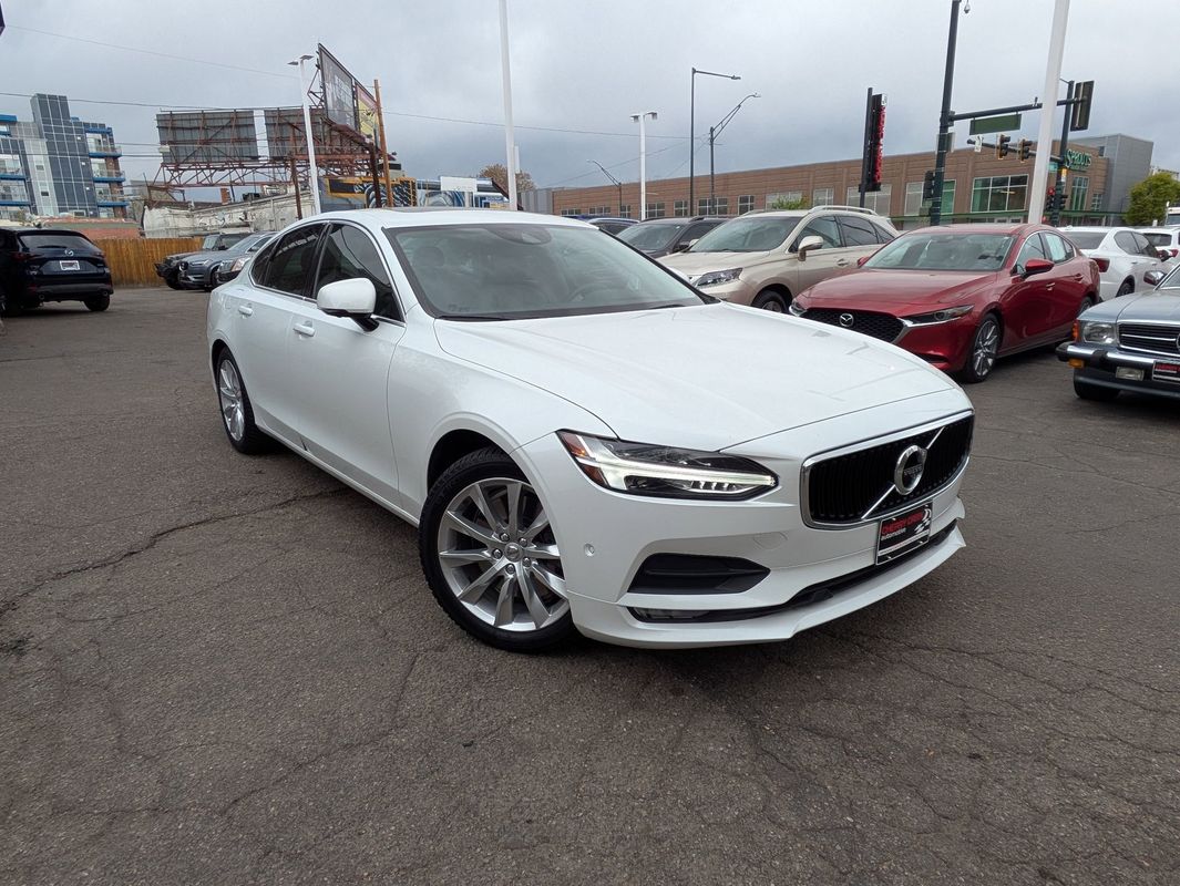 White 2017 Volvo S90 T6 Momentum AWD Sedan All-Wheel Drive 8-Speed Automatic