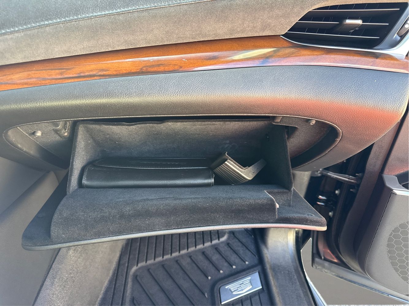 2019 Cadillac Escalade ESV Luxury photo 31