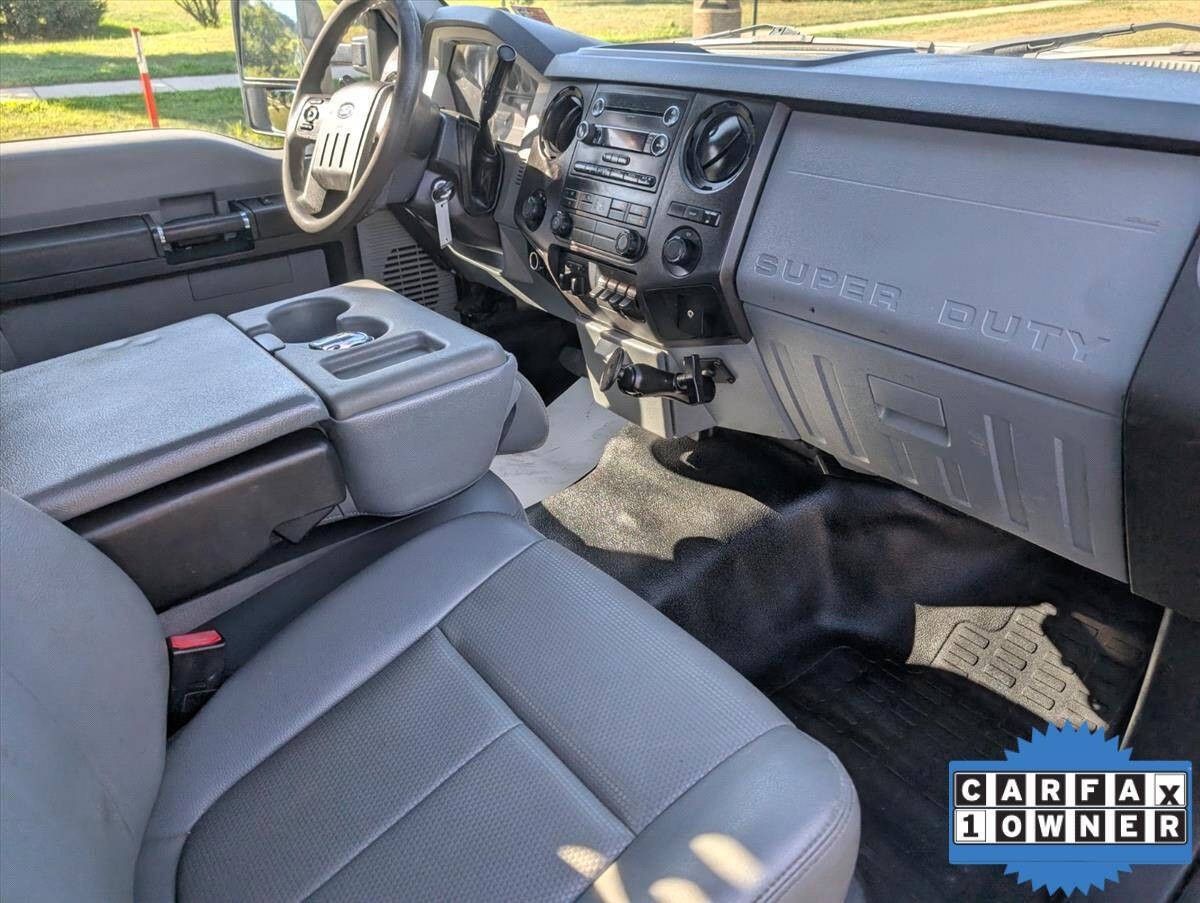 2016 Ford F-550 Super Duty 29