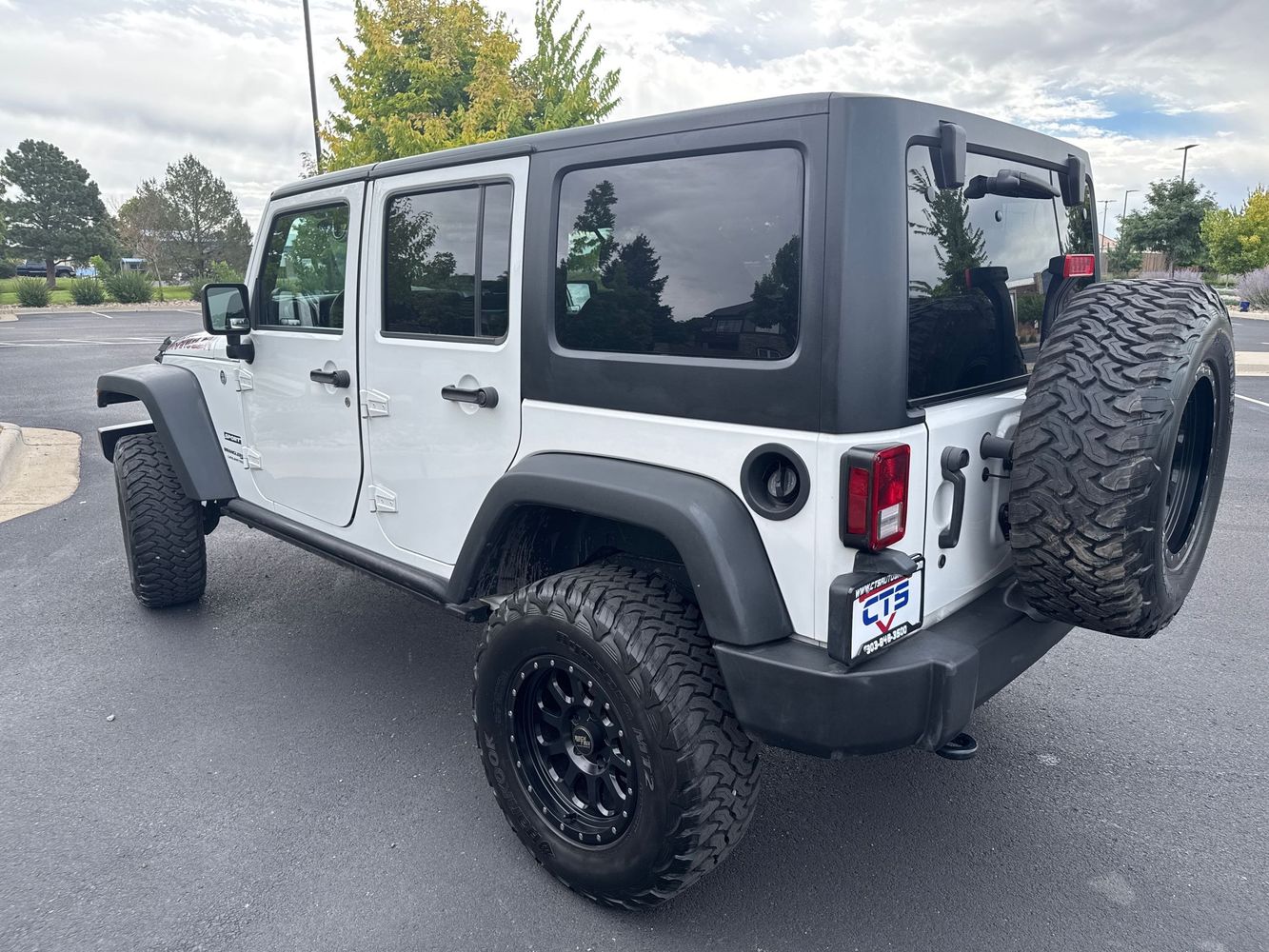 2018 Jeep Wrangler Unlimited Sport S photo 2