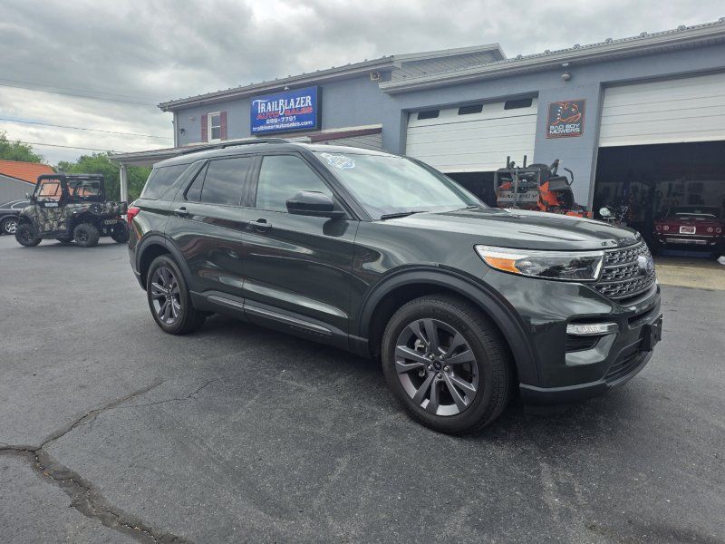 2023 Ford Explorer XLT 4WD's photo