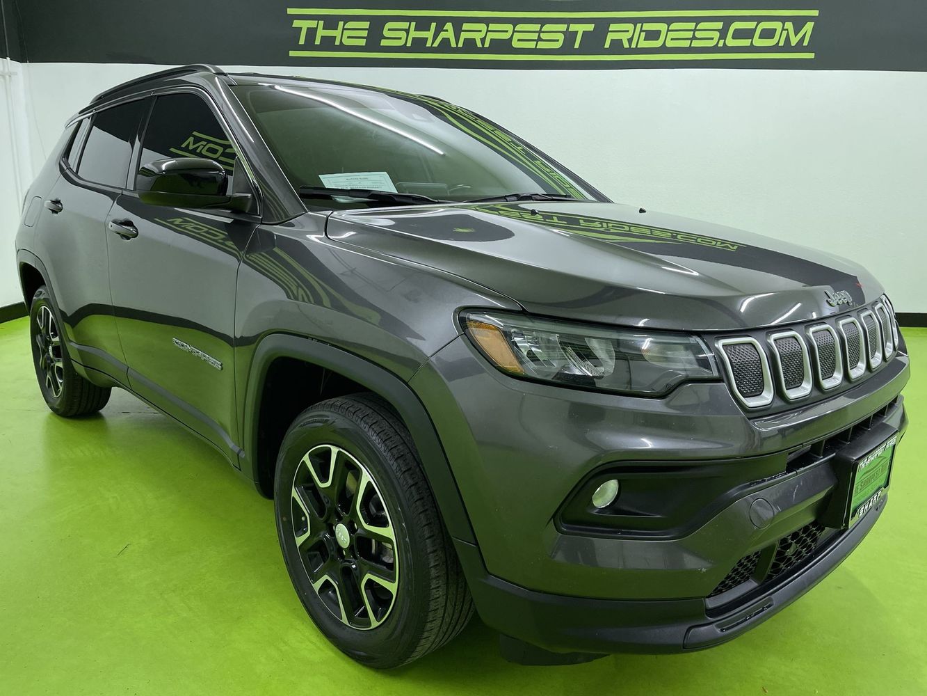 2022 Jeep Compass Latitude photo 2