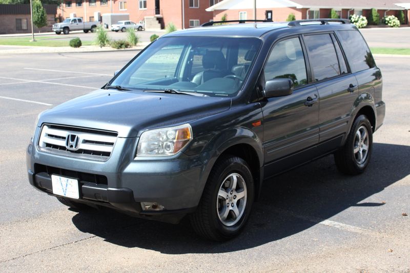 2006 Honda Pilot EX-L w/DVD | Victory Motors of Colorado 2006 Honda Pilot EX-L w/DVD | Victory Motors of Colorado