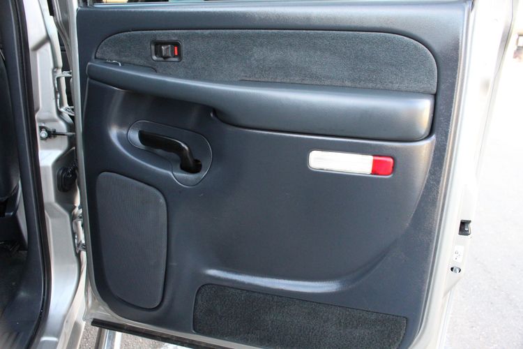 2002 Chevrolet Silverado 2500HD LT | Victory Motors of Colorado