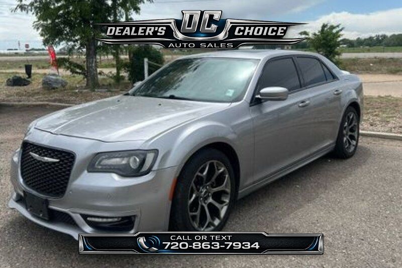 2018 Chrysler 300 S's photo