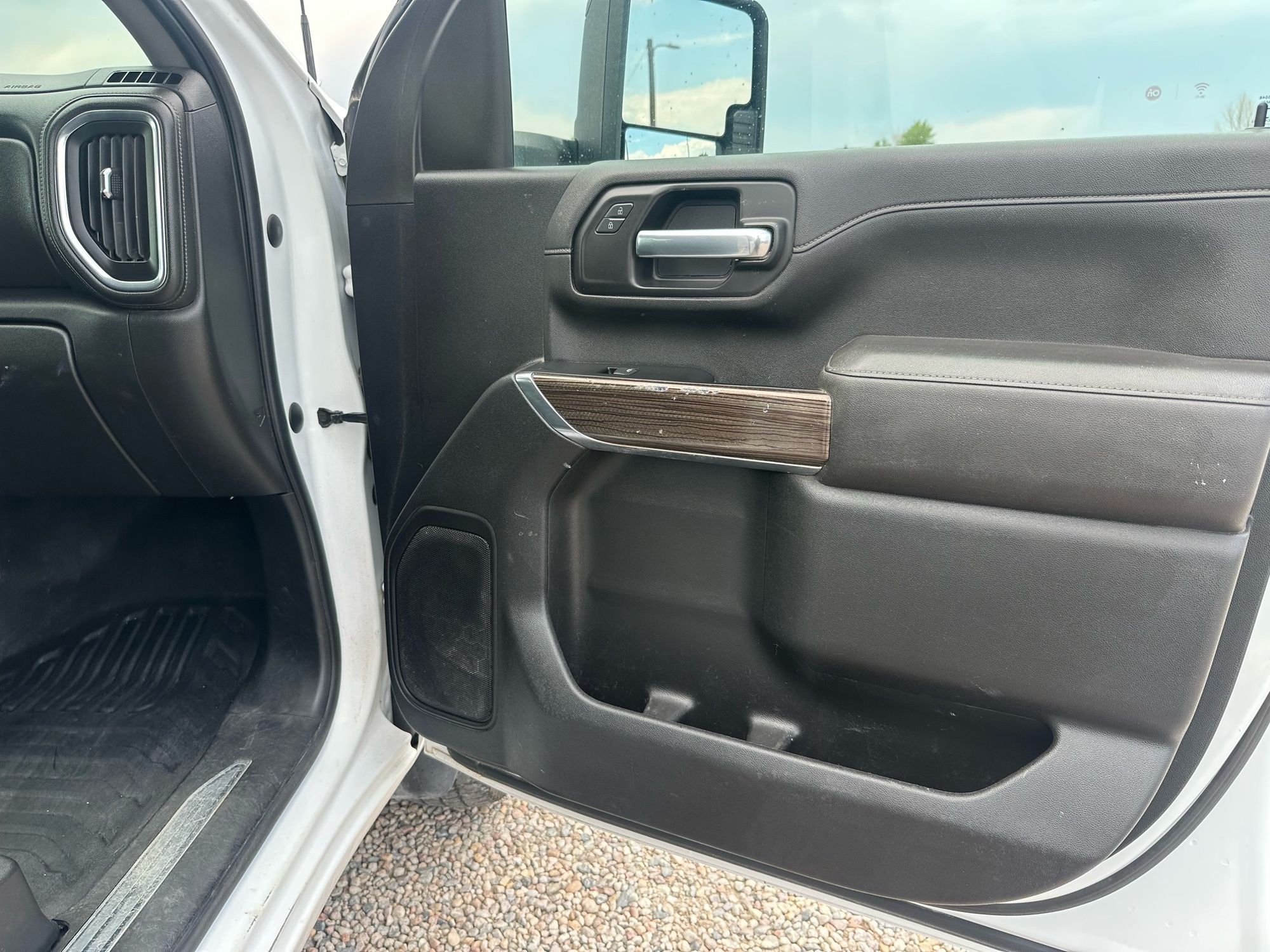 2022 Chevrolet Silverado 3500HD LT photo 13