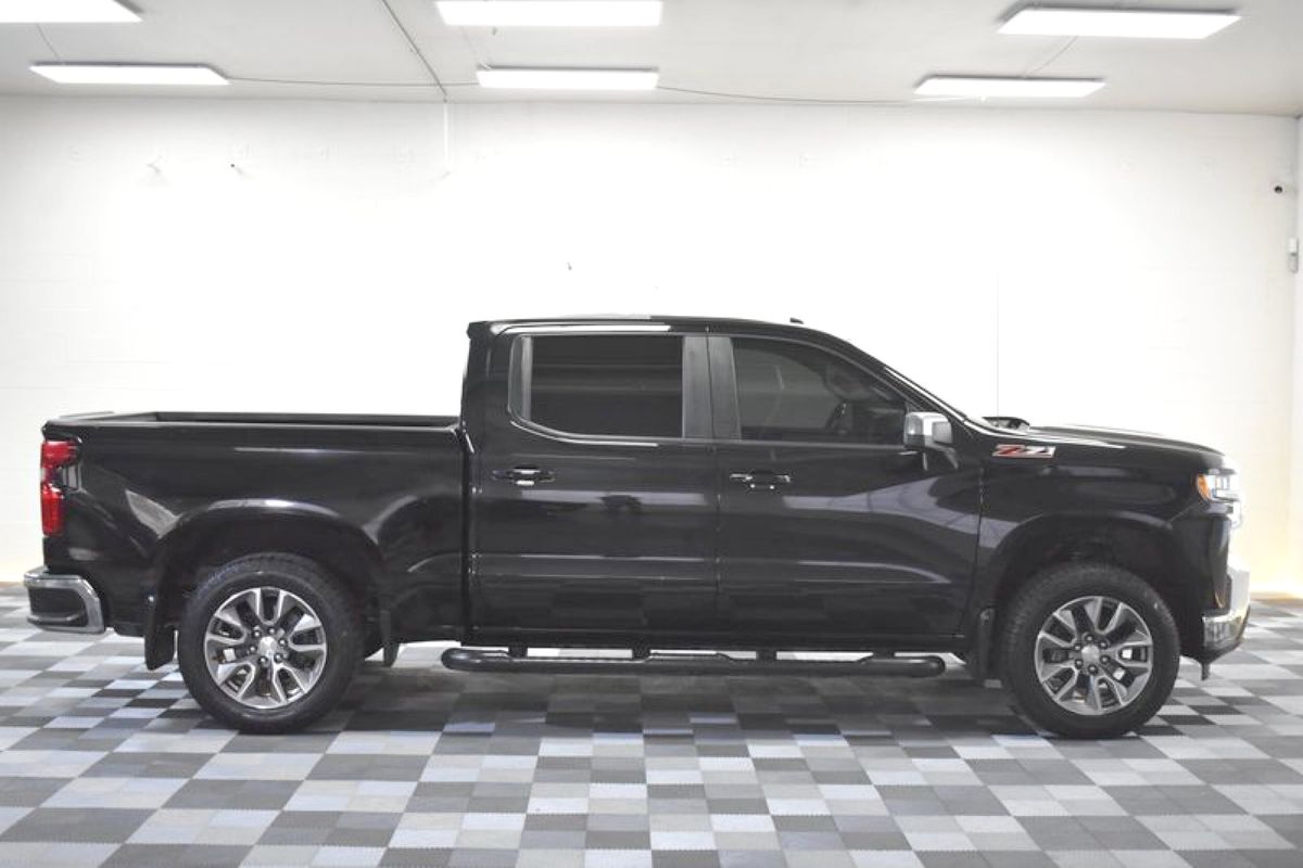 2020 Chevrolet Silverado 1500 4WD Crew Cab Short Bed LT