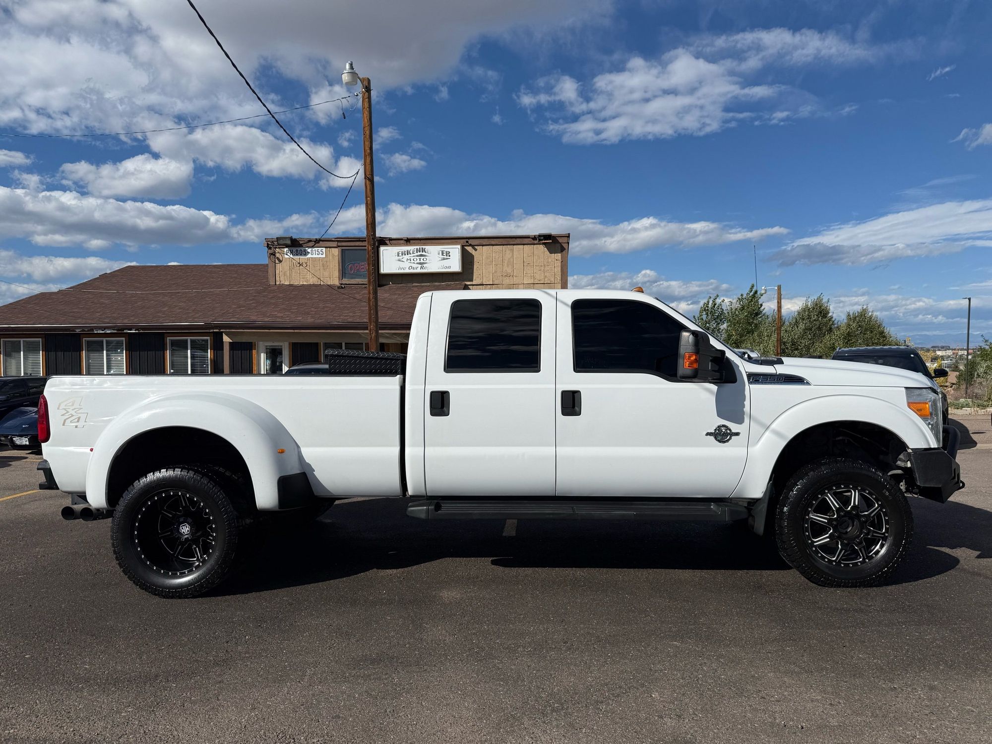 2014 Ford F-350 XLT photo 2