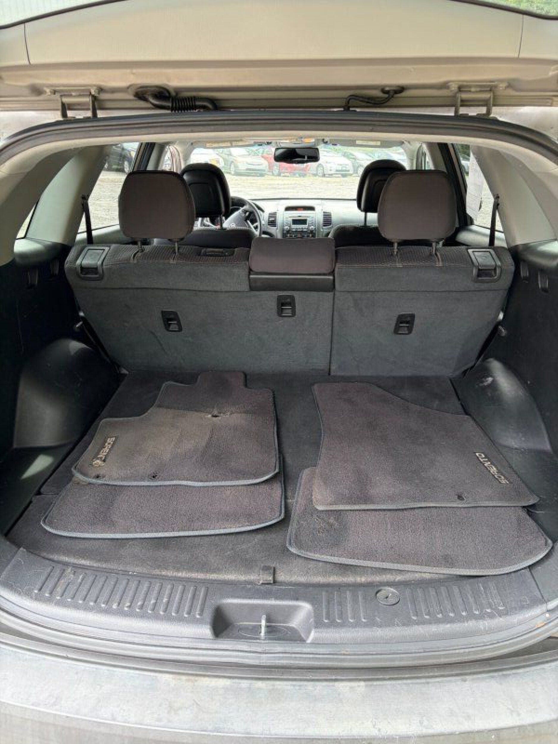 2011 Kia Sorento LX - Photo 8