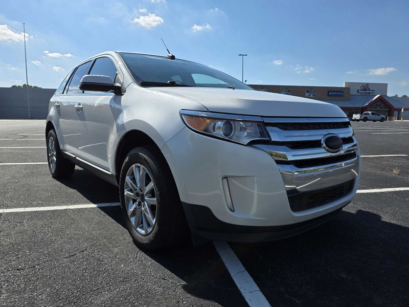 White 2013 Ford Edge SUV / Crossover Front-Wheel Drive 6-Speed Automatic