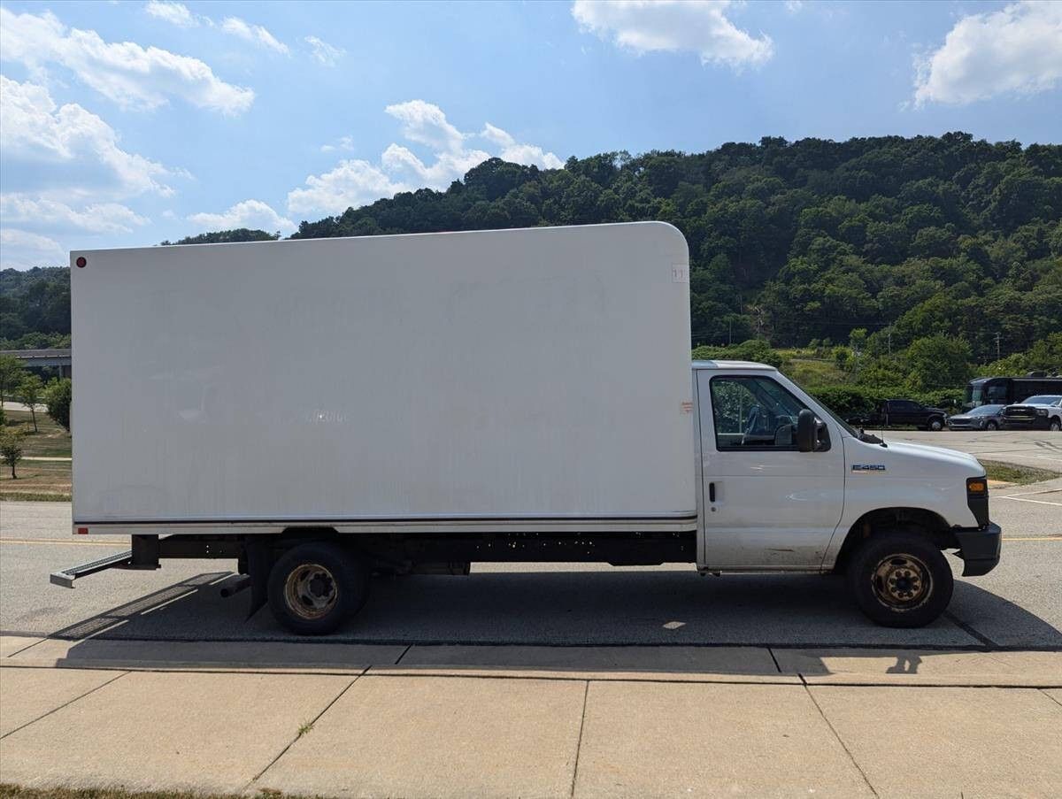 2016 Ford E-450 photo 44