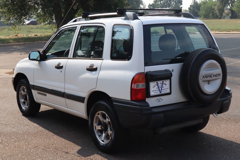 2000 Chevrolet Tracker Photos