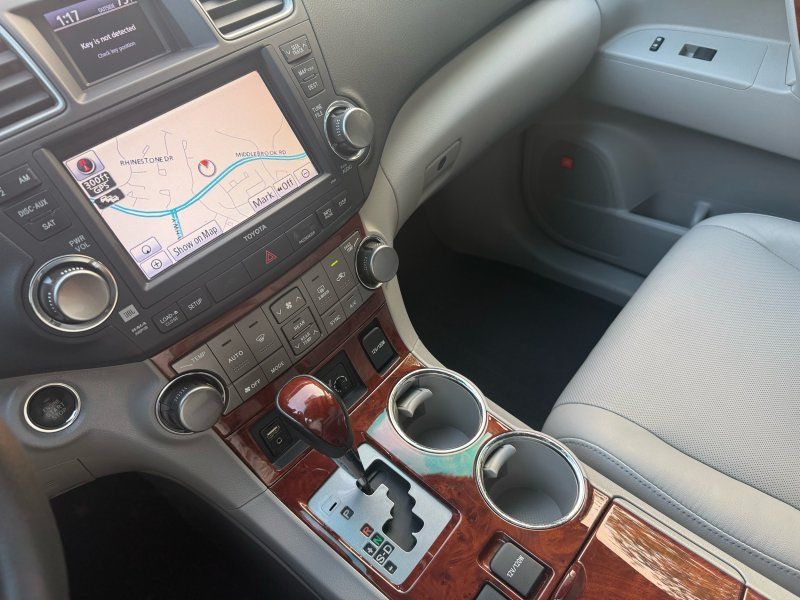 2012 Toyota Highlander Base Hybrid photo 19