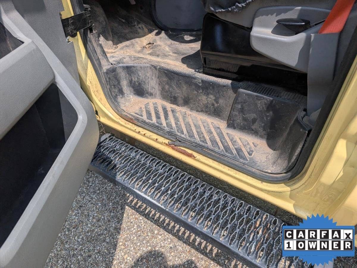 2019 Ford E-450 photo 21