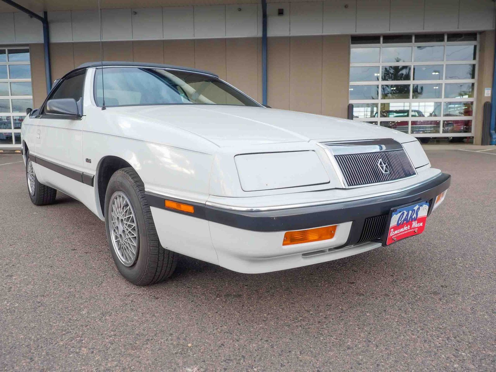 1990 Chrysler Le Baron 18
