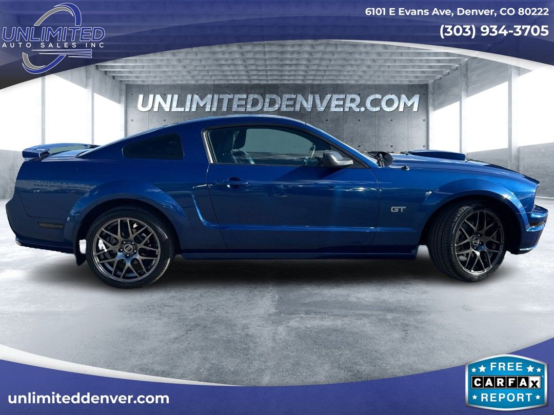 2007 Ford Mustang GT Deluxe photo 2