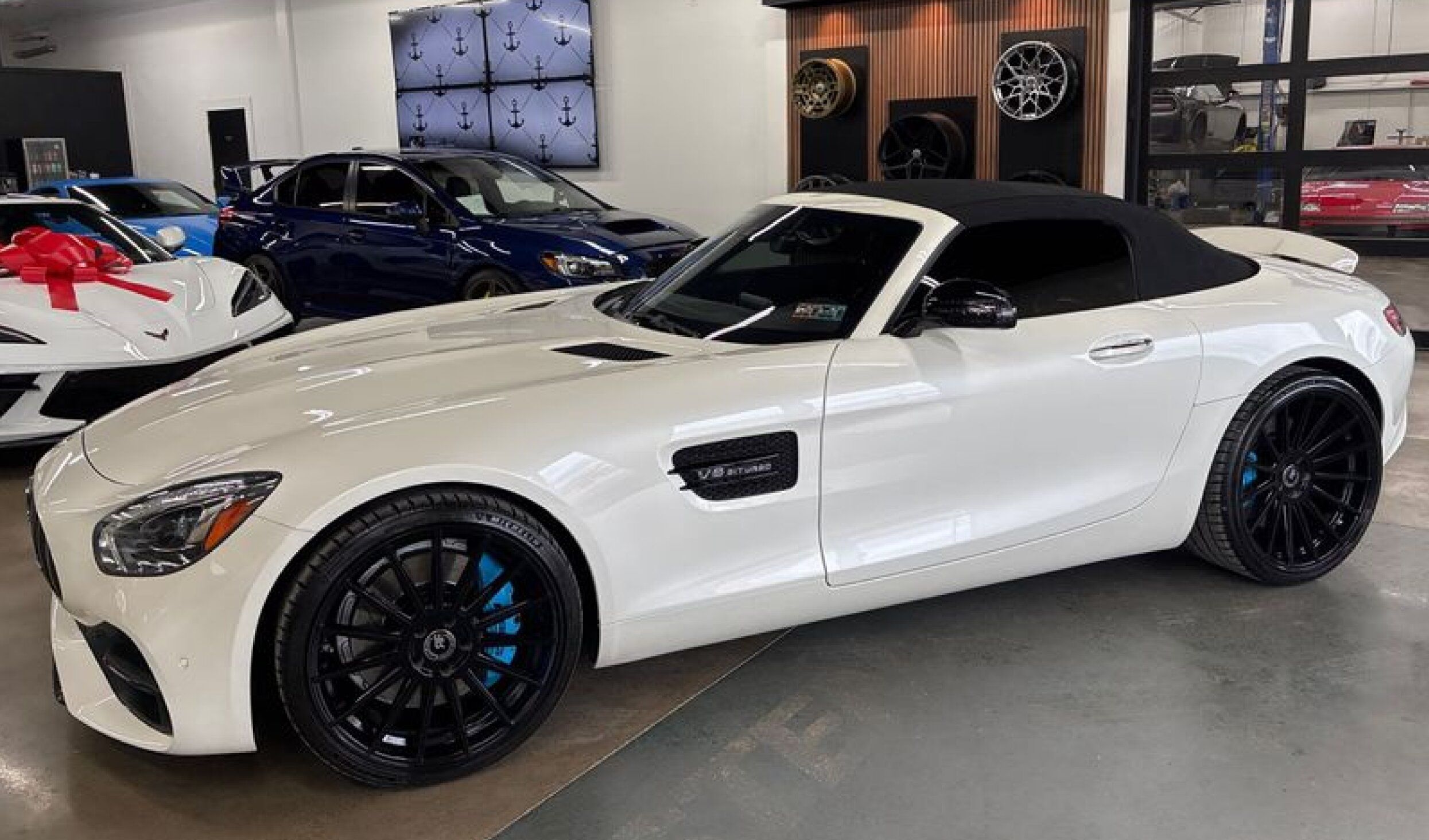2018 Mercedes-Benz AMG GT Roadster Base's photo