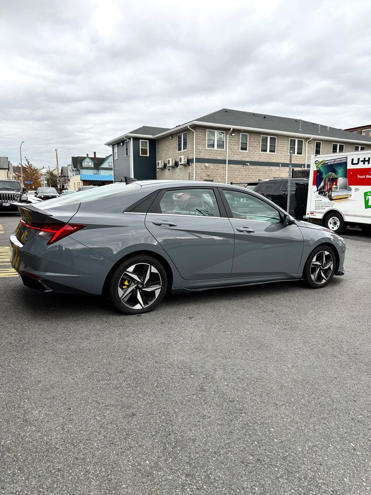 2021 Hyundai Elantra Limited photo 4