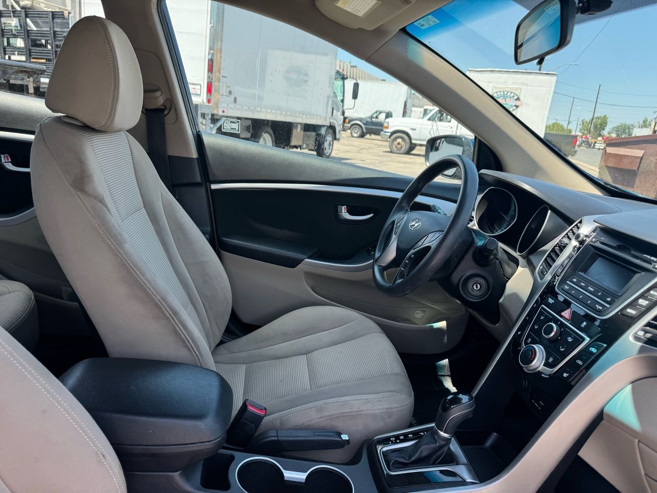 2016 Hyundai Elantra GT Base photo 59