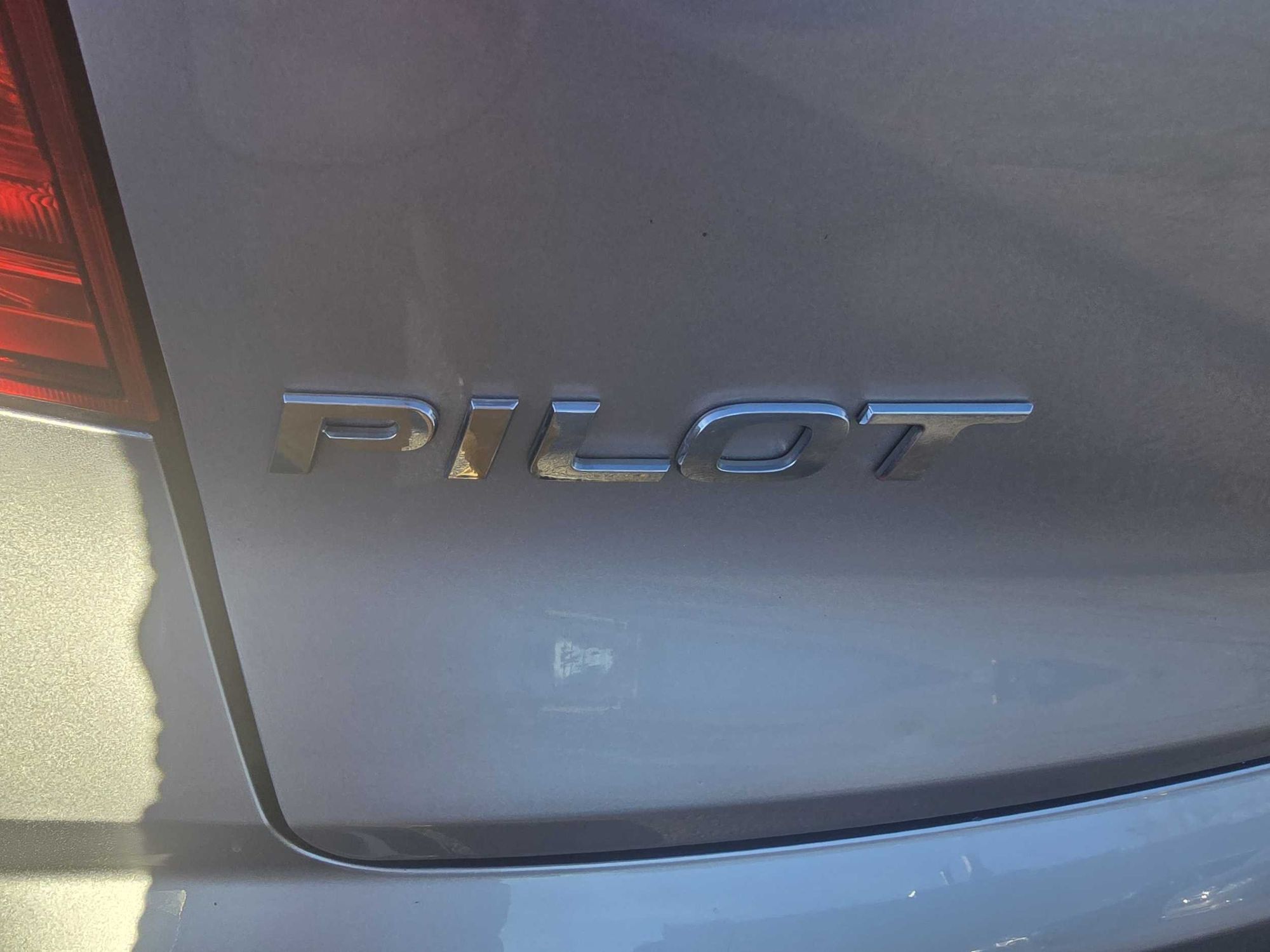 2016 Honda Pilot LX photo 24