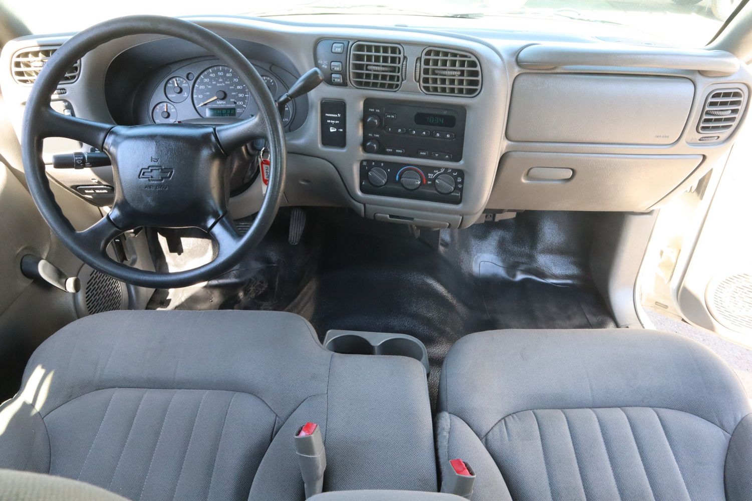 2003 Chevy S10 Interior