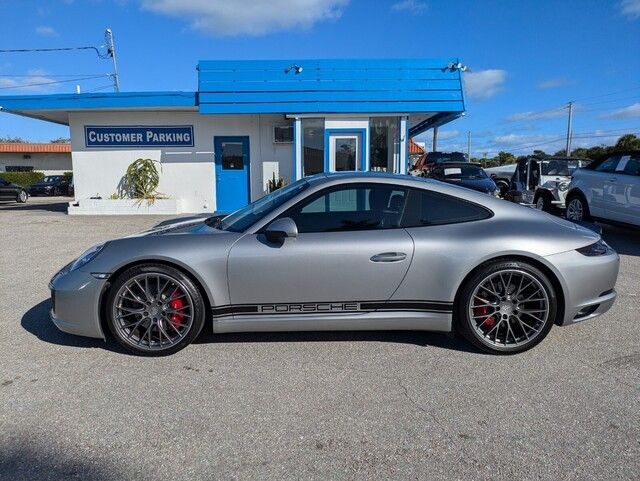 2017 Porsche 911 Carrera S photo 3