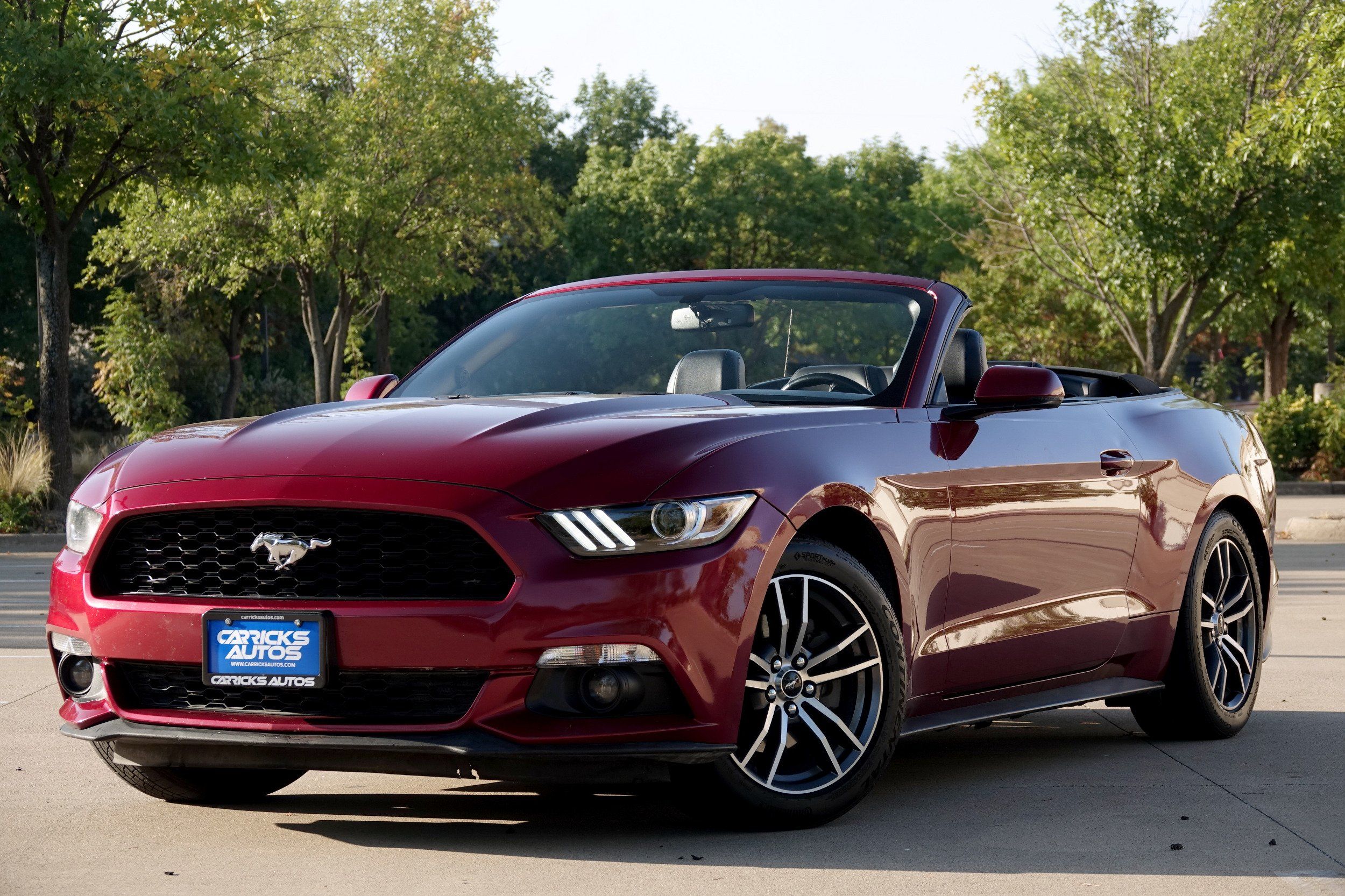 2017 Ford Mustang EcoBoost Premium photo 2