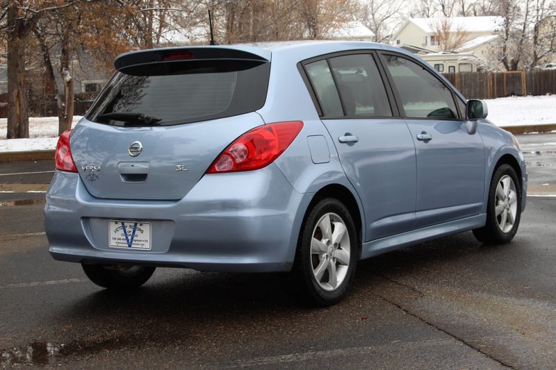 2011 Nissan Versa Photos