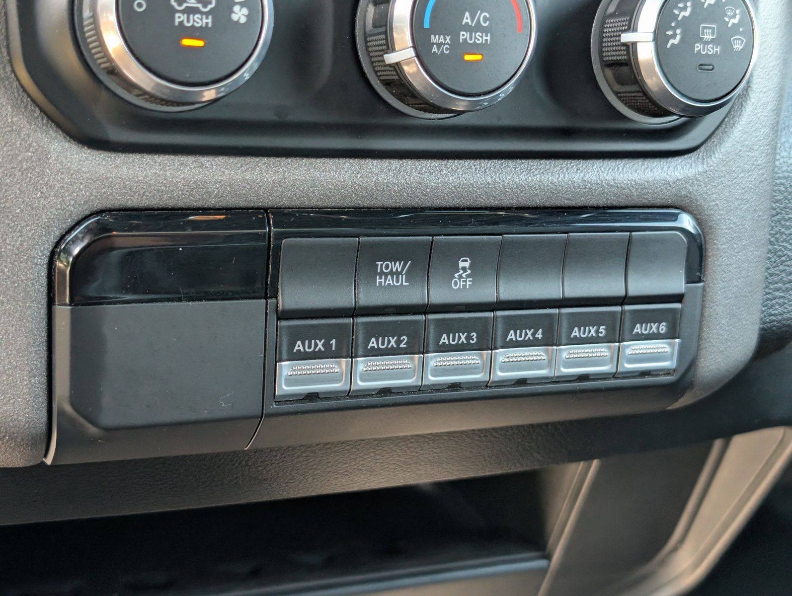 2022 Ram 4500 16' Box Truck 64