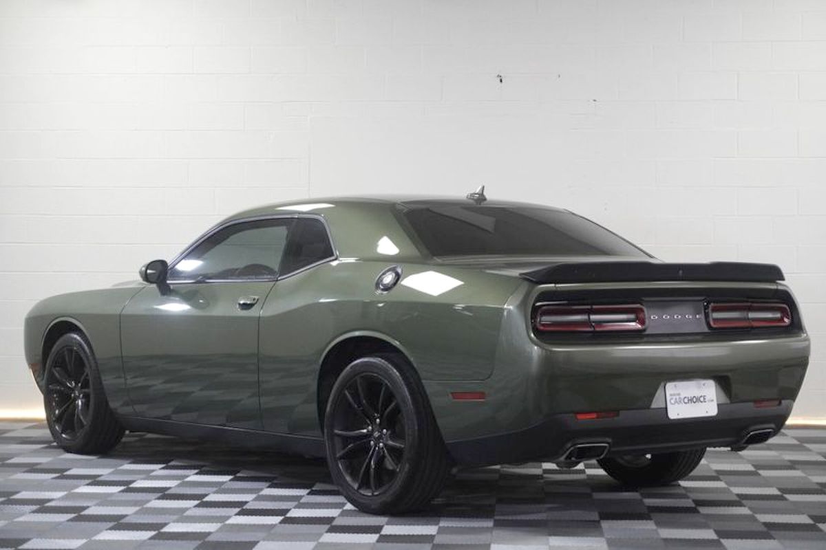 2018 Dodge Challenger SXT Plus