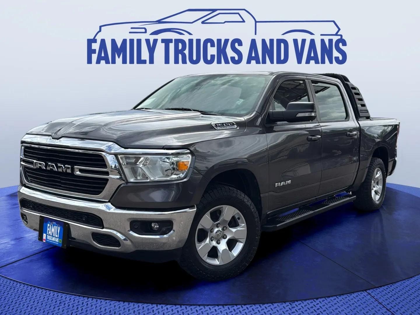 2021 RAM 1500 Big Horn/Lone Star 4x4 Crew Cab 5'7's photo