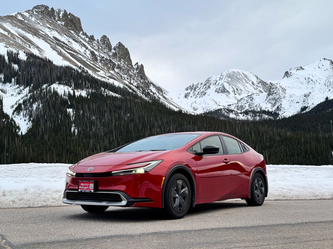 2024 Toyota Prius Prime SE