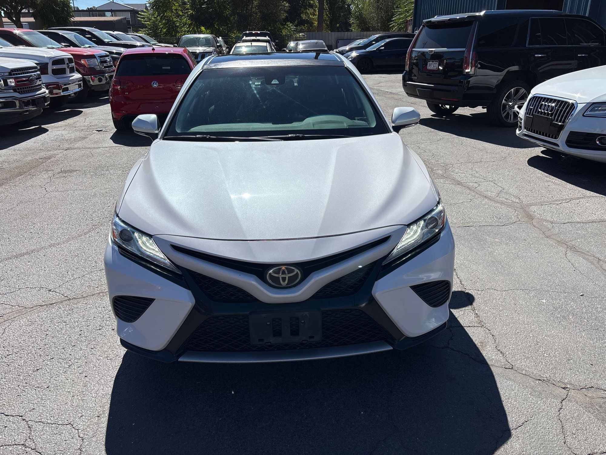 2020 Toyota Camry XSE photo 3