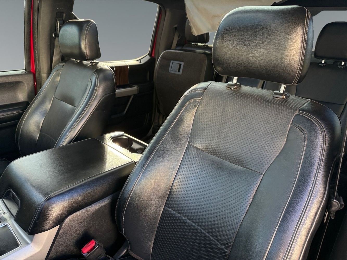 2016 Ford F-150 Lariat photo 8