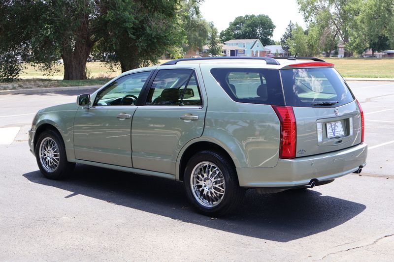 2004 Cadillac SRX Photos