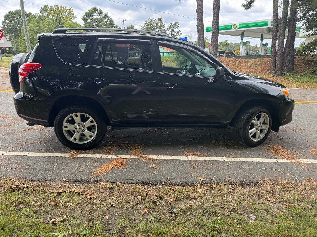 2011 Toyota RAV4 Base photo 5