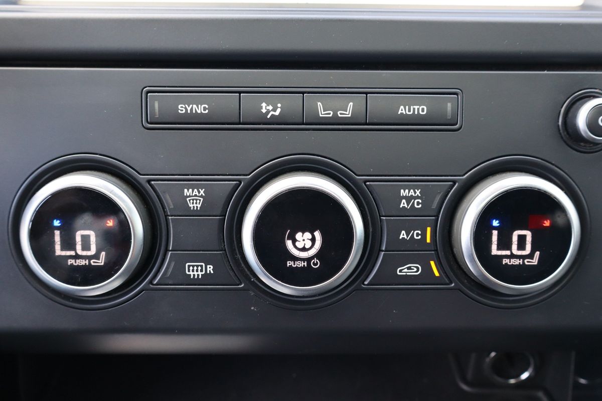 2020 Land Rover Discovery SE