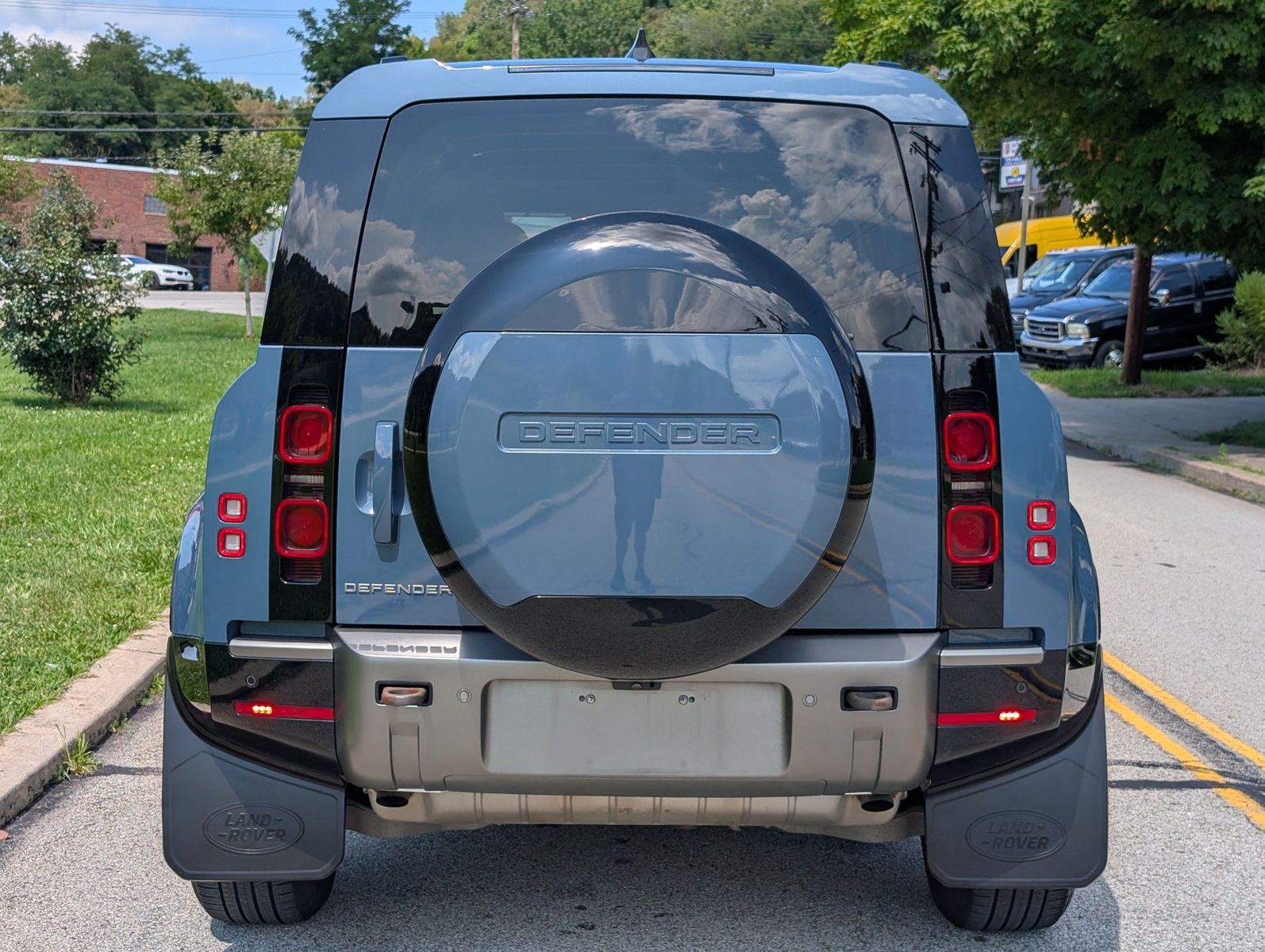 2024 Land Rover Defender 8