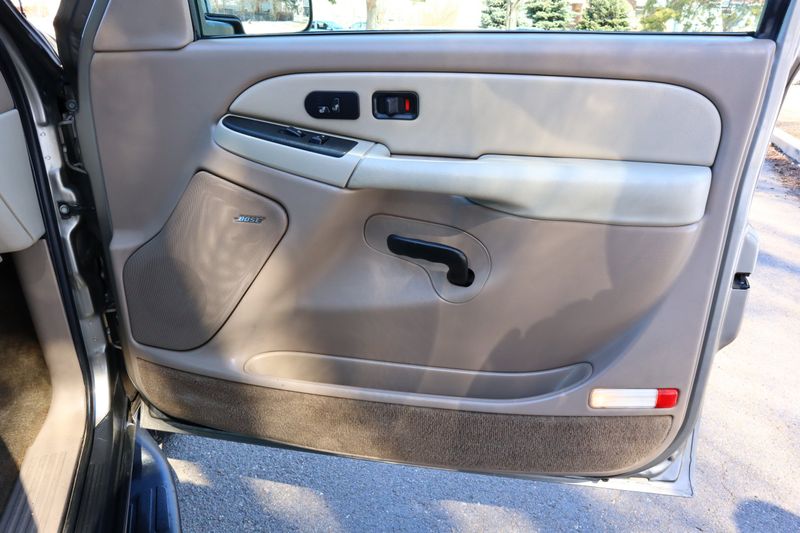 2003 chevy store tahoe door panel